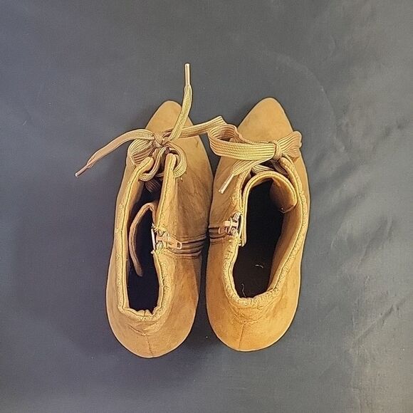 ME TOO POINTED TOE HEELED SUEDE ZIPPER CLOSURE BOOTIE - Picture 6 of 14